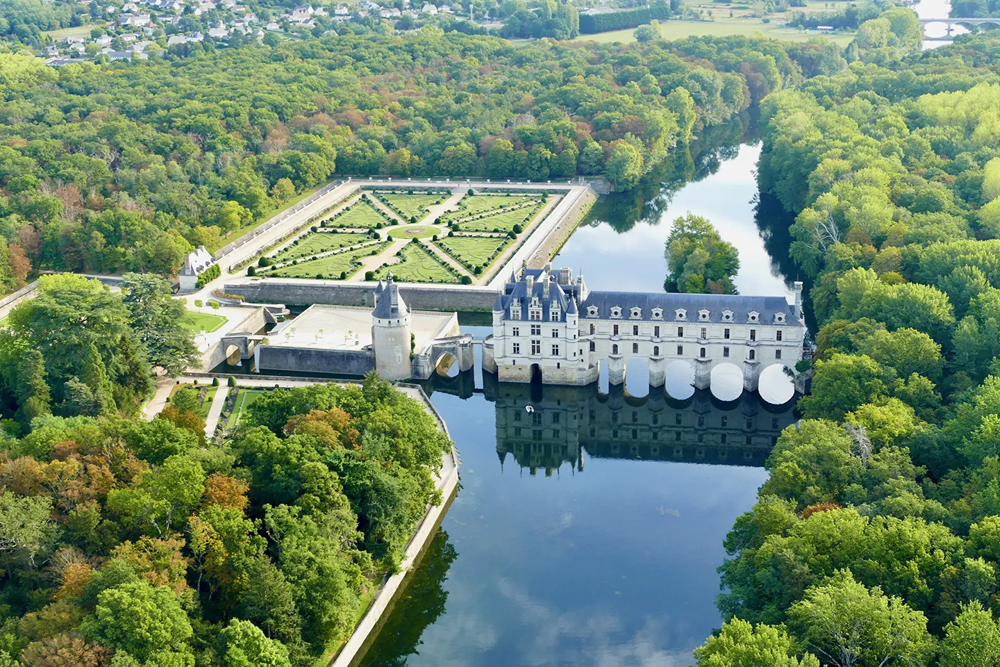 Vol au dessus du château de Chenonceau